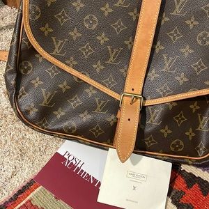 She’s Beautiful and Vintage 🙌🏻 Authentic Louis Vuitton Saumur 35 Bag
